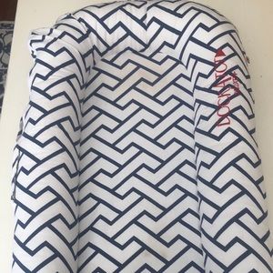 Dock A Tot Deluxe with cover + extra cover